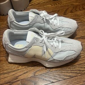 Women’s new balance size 8 worn once